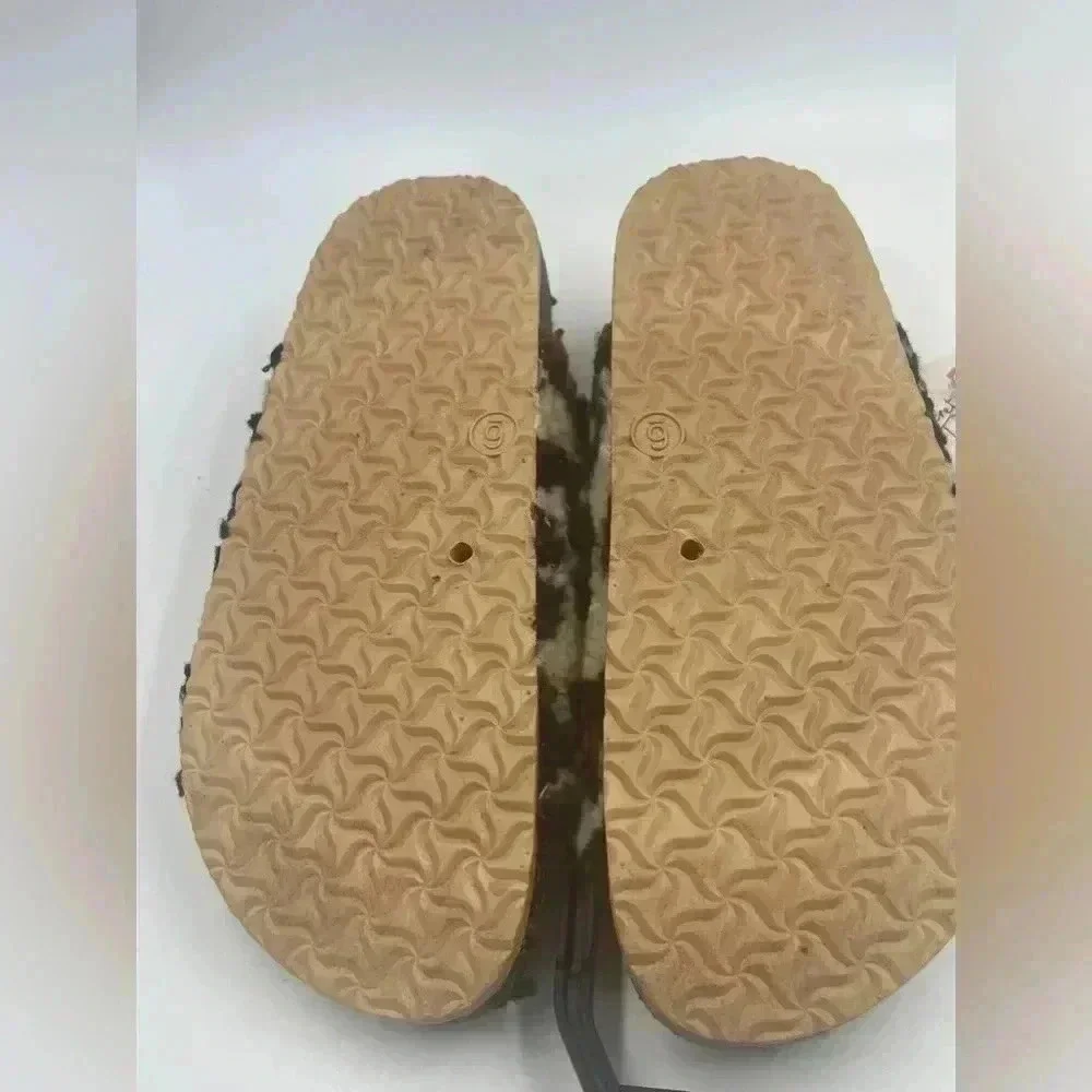 NWT  Fuzzy Cheetah Print Sandals - Picture 6 of 8